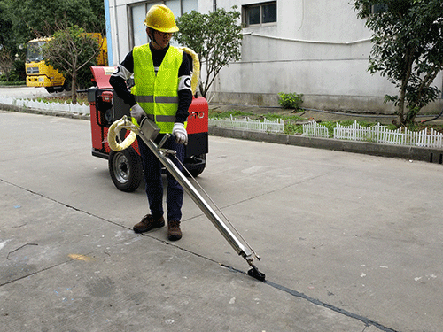 Construction Process of Crack Sealing Machine