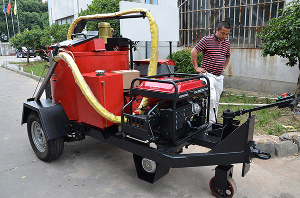 Crack Sealing Machine with 5.5 kilowatt diesel generator