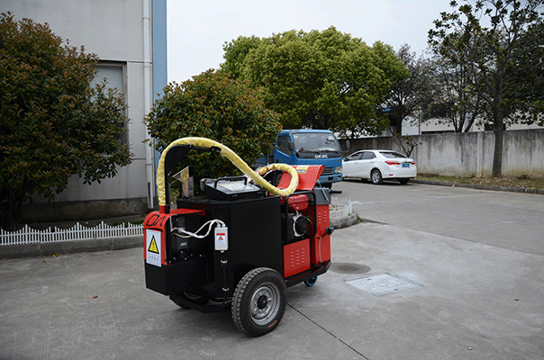 Characteristics for Crack Sealing Machine