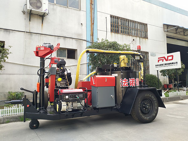 Various Material Types of Crack Sealing Machine