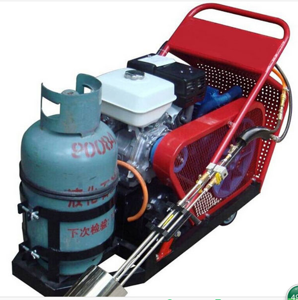 EQUIPMENT NEED DURING CRACK SEALINGS