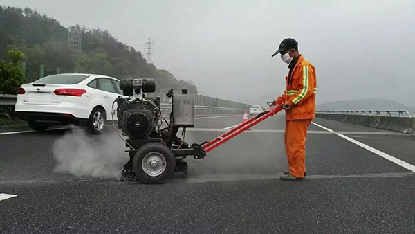 How to repair a pothole in asphalt road