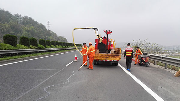 Why Needs Seal your Asphalt Pavement