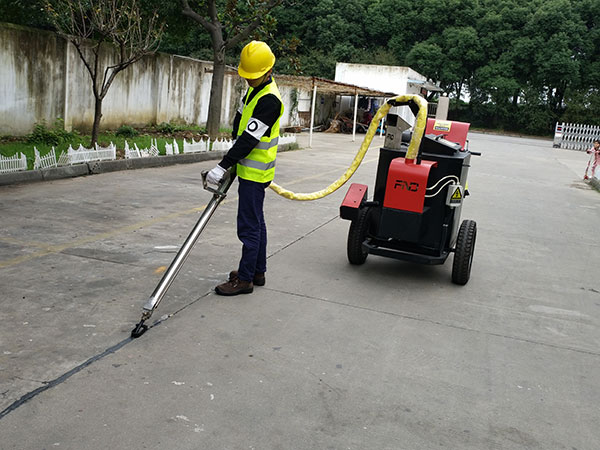 Benefits of Asphalt Crack Sealing for Pavement