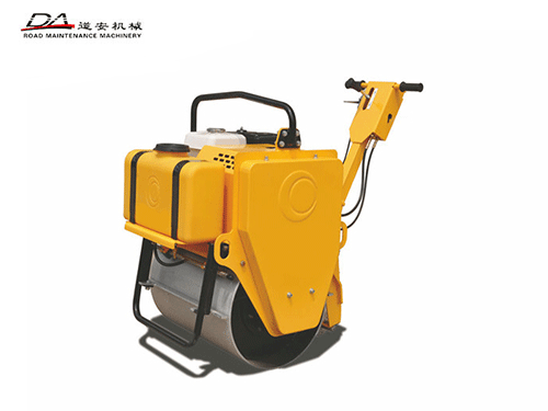 Qinghai Customers Ordered Six Road Roller